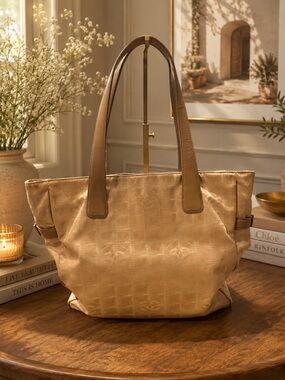 CHANEL TRAVEL LINE TOTE IN BEIGE NYLON